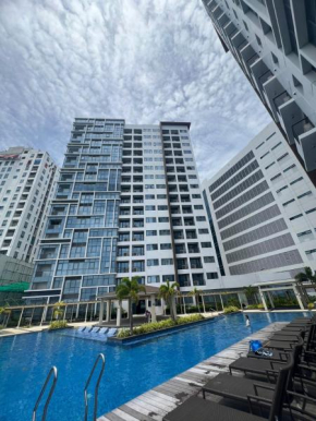 Exec 1BR One Manchester Place with pool and beach pass 350 pesos